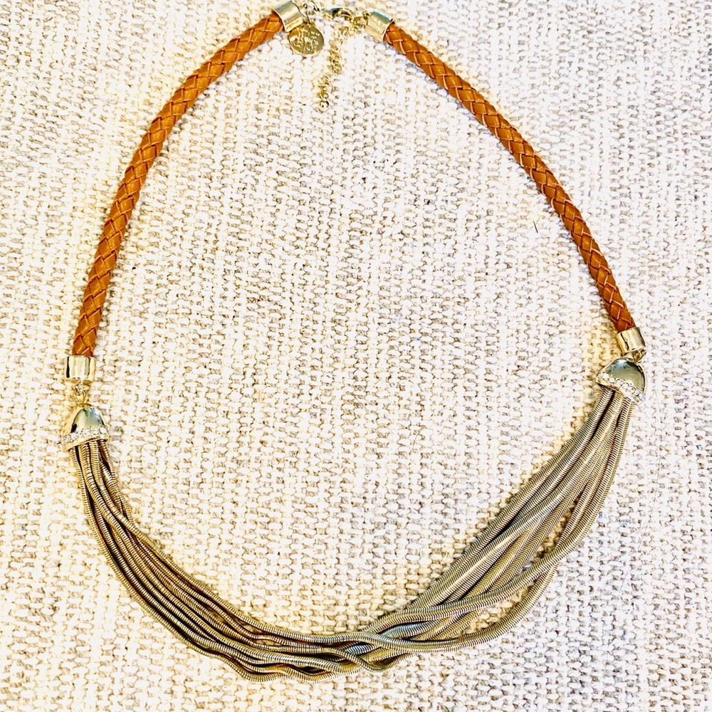 Leather and chain necklace. So many details!